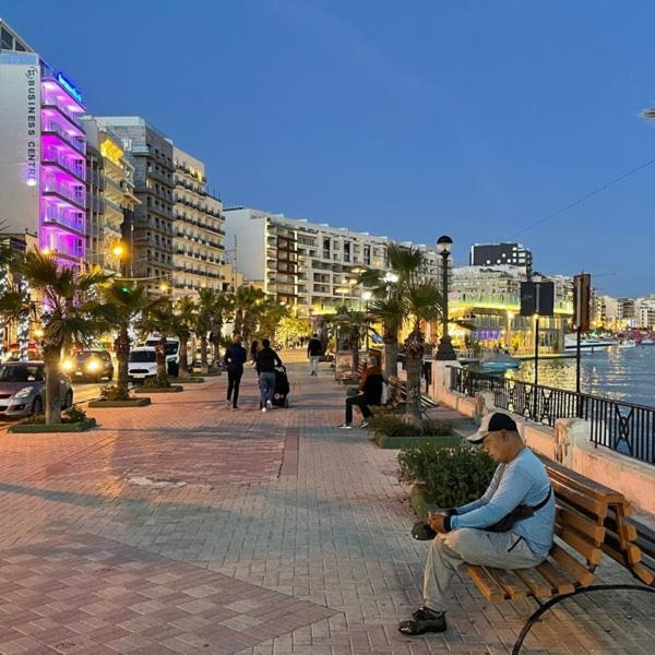 Seaside Apartment In Gzira Dış mekan fotoğraf